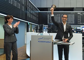Hauke Stars, Mitglied des Vorstands der Deutsche Börse AG, und Sanjay Brahmawar, CEO der Software AG