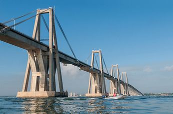 [Alt-Text] General Rafael Urdaneta Bridge by italian engineer: Riccardo Morandi